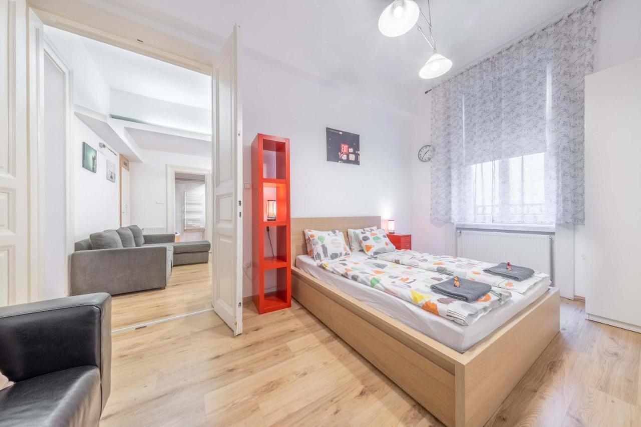 Anastasia 2 Bedrooms Apartment On Vaci Utca Budapest Bagian luar foto