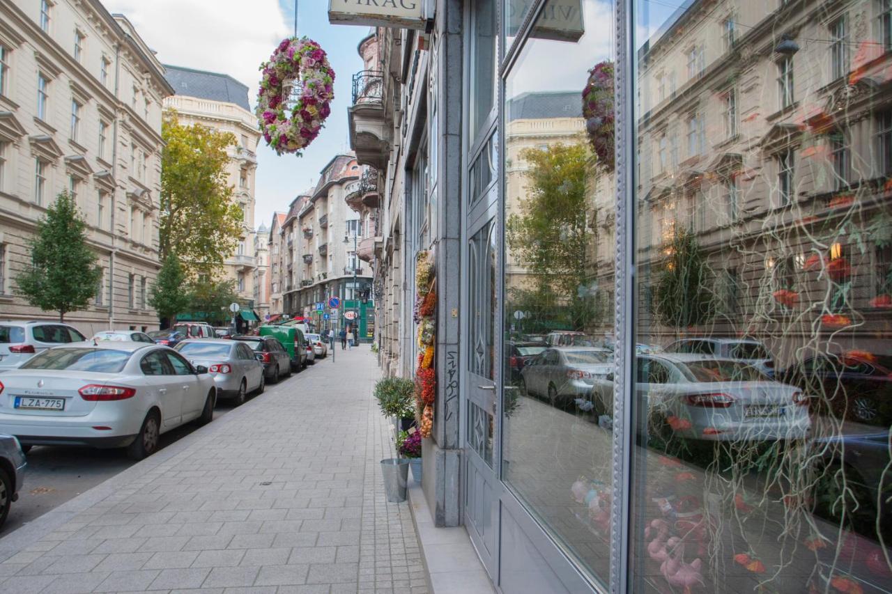 Anastasia 2 Bedrooms Apartment On Vaci Utca Budapest Bagian luar foto