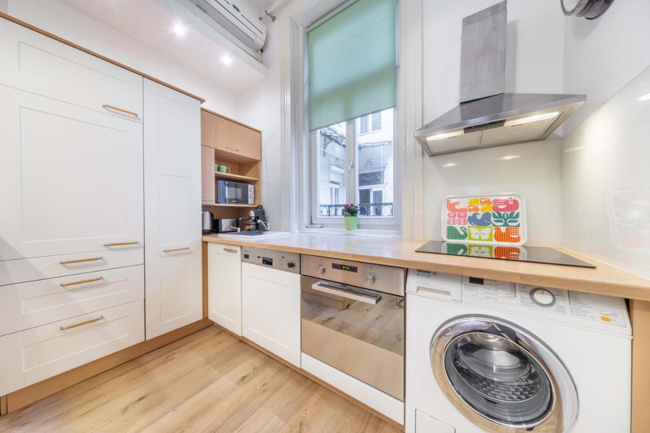 Anastasia 2 Bedrooms Apartment On Vaci Utca Budapest Bagian luar foto