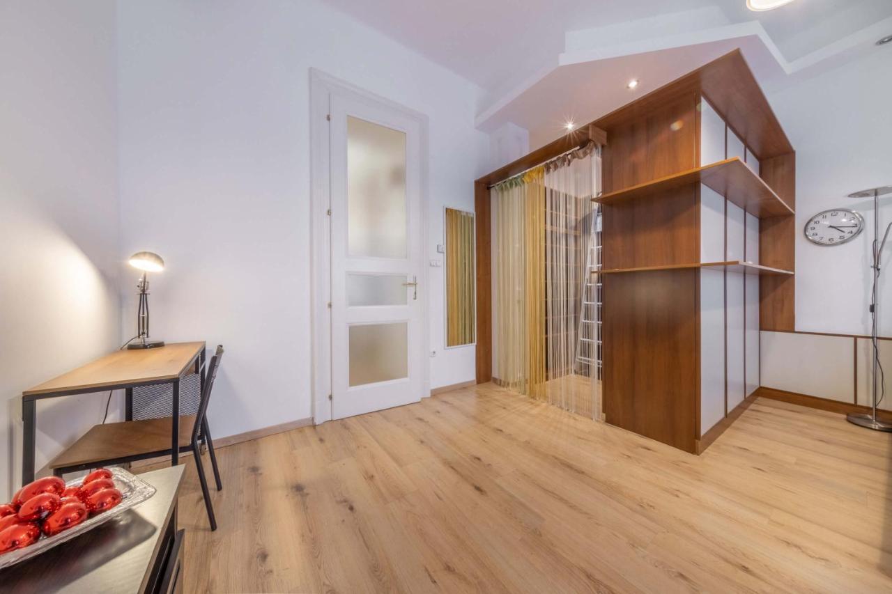 Anastasia 2 Bedrooms Apartment On Vaci Utca Budapest Bagian luar foto