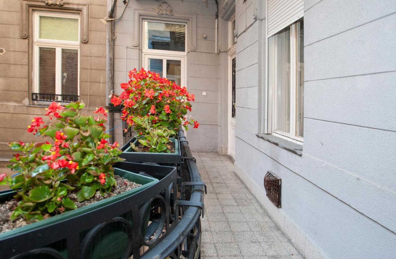 Anastasia 2 Bedrooms Apartment On Vaci Utca Budapest Bagian luar foto